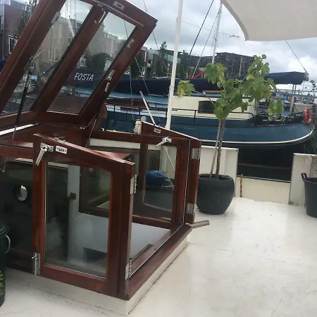 アパート Sunny And Light Spacious Houseboat アムステルダム