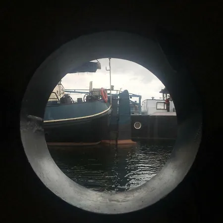 Sunny And Light Spacious Houseboat アムステルダム